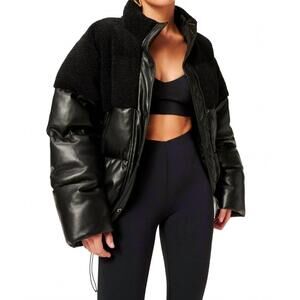 NEW GOOD AMERICAN sherpa mix cocoon puffer jacket in black